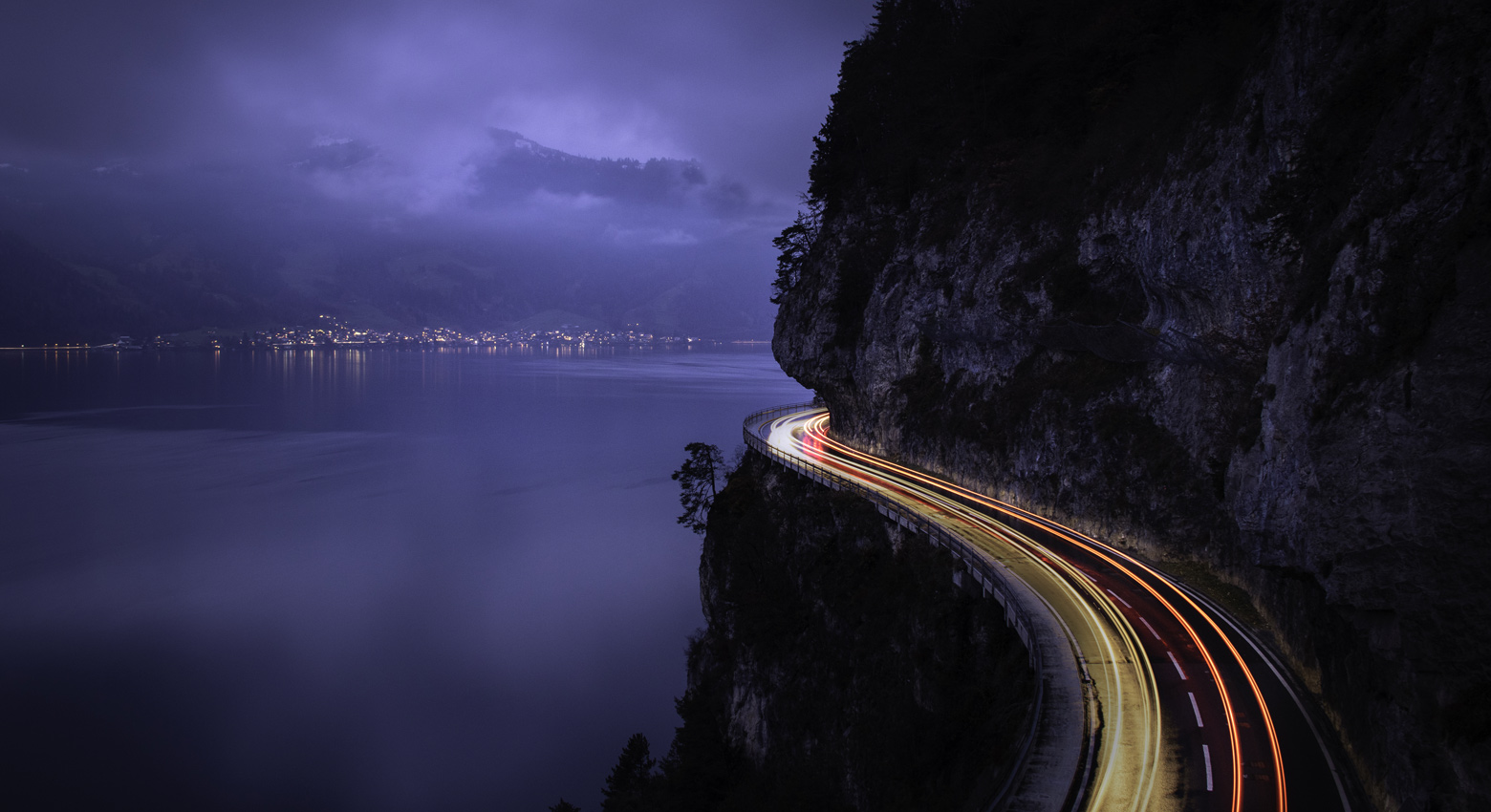 夜间公路