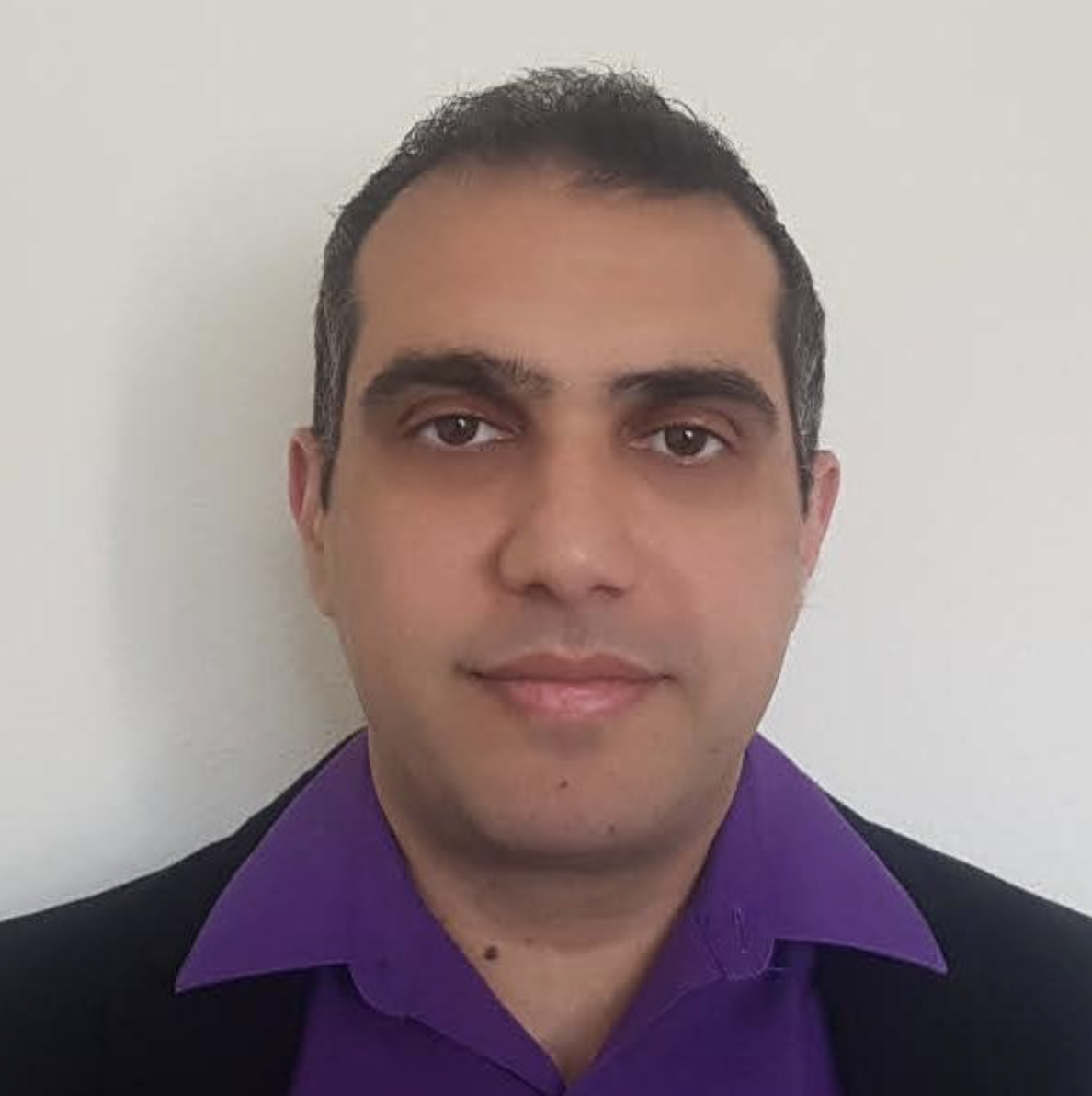 Andreas Tsiartas headshot